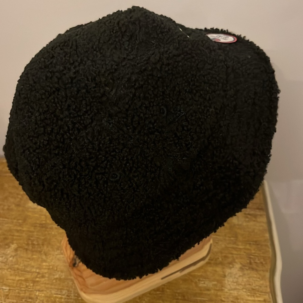NEW Champion Bucket Hat Teddy Fleece - Picture 2 of 6